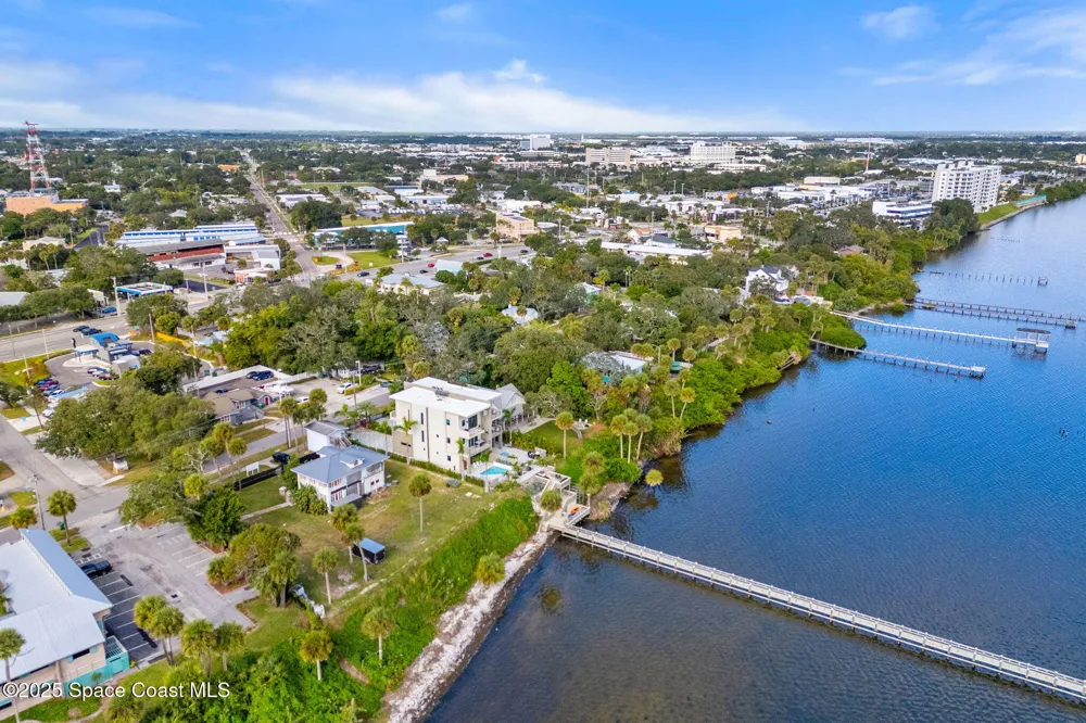1809 Riverview Drive Melbourne, FL 32901