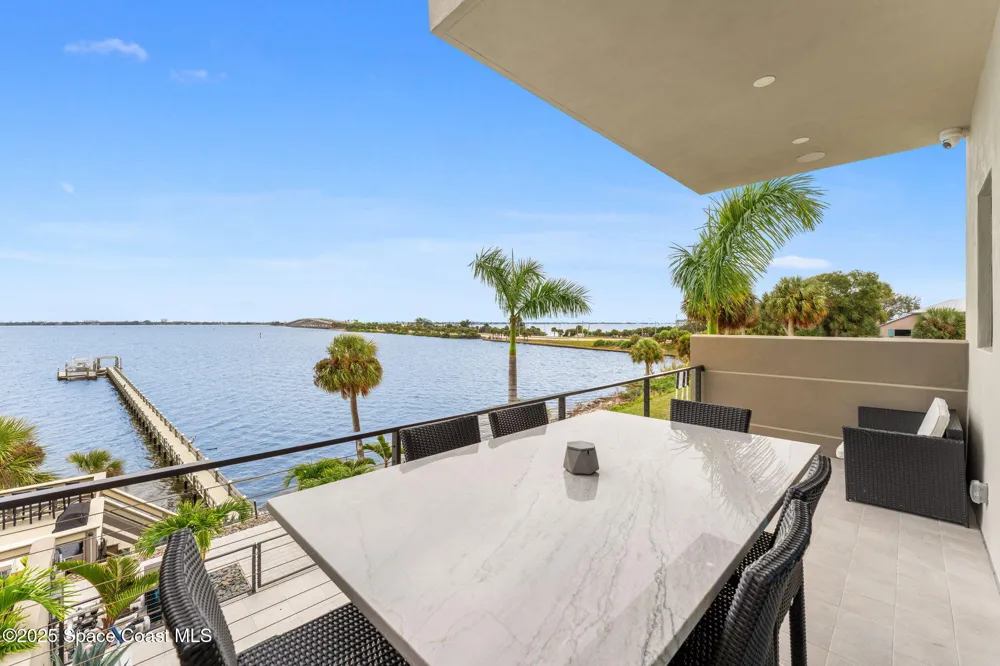 1809 Riverview Drive Melbourne, FL 32901