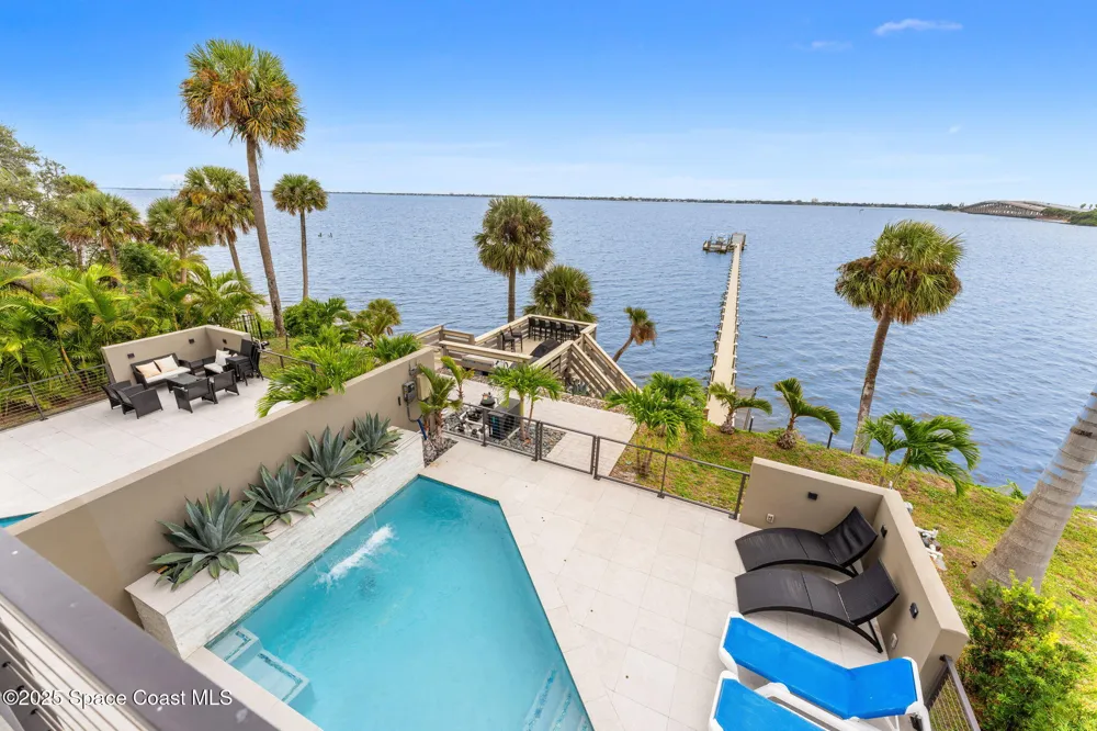 1809 Riverview Drive Melbourne, FL 32901