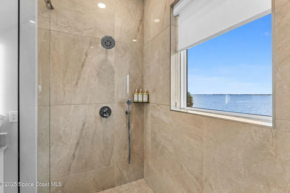 1809 Riverview Drive Melbourne, FL 32901