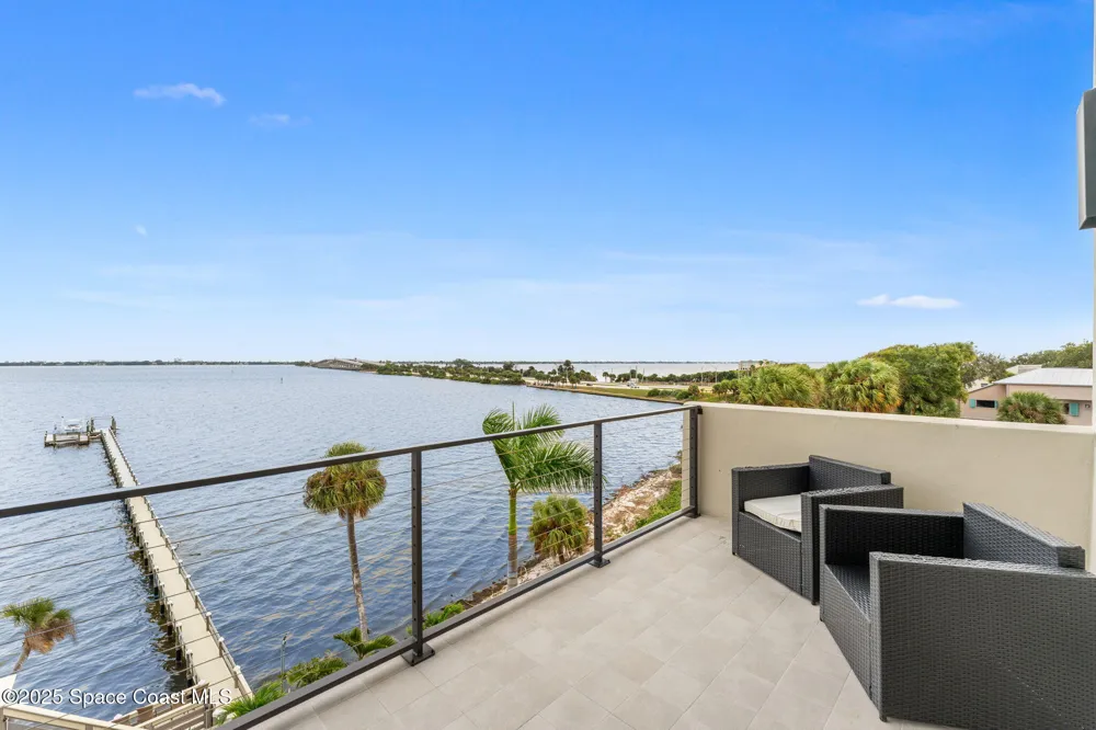 1809 Riverview Drive Melbourne, FL 32901