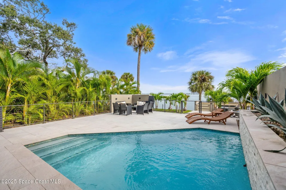 1807 Riverview Drive Melbourne, FL 32901