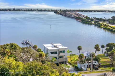 1807 Riverview Drive