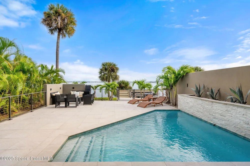 1807 Riverview Drive Melbourne, FL 32901