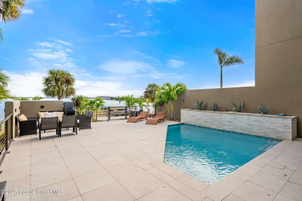 1807 Riverview Drive Melbourne, FL 32901