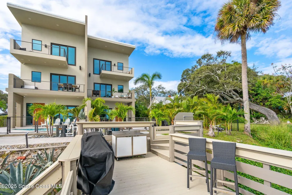 1807 Riverview Drive Melbourne, FL 32901