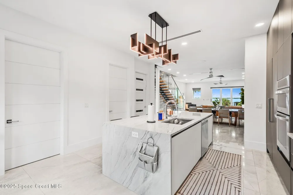 1807 Riverview Drive Melbourne, FL 32901
