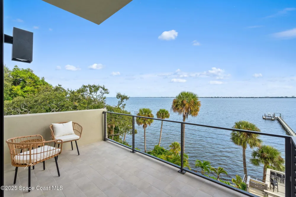 1807 Riverview Drive Melbourne, FL 32901