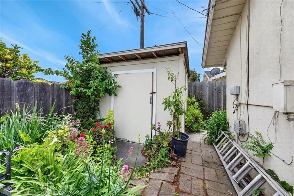 251 La Mesa Drive Salinas, CA 93901