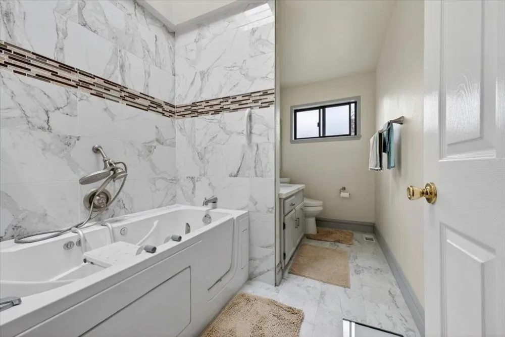 251 La Mesa Drive Salinas, CA 93901