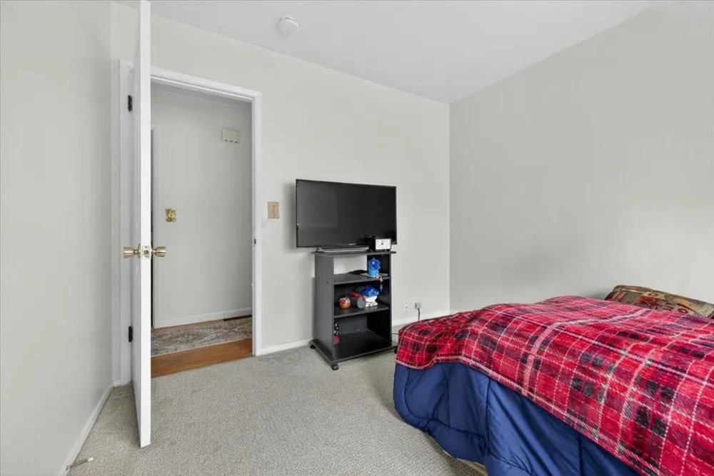 251 La Mesa Drive Salinas, CA 93901