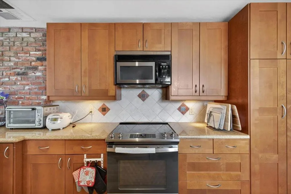 251 La Mesa Drive Salinas, CA 93901