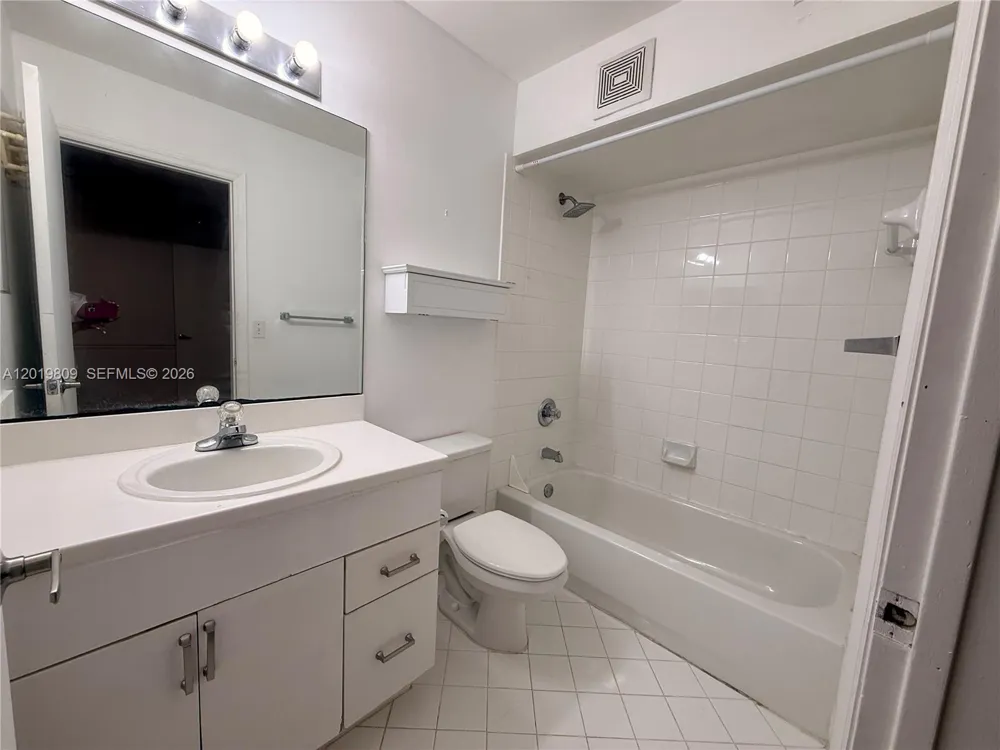 2078 Madeira Dr #0 Weston, FL 33327