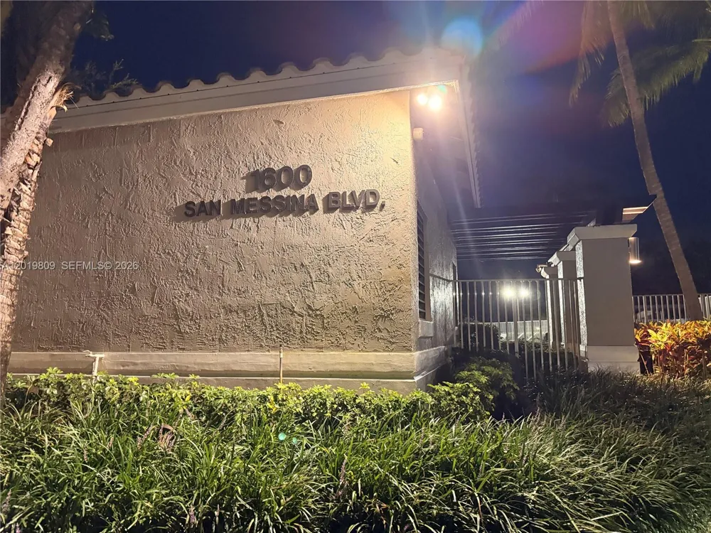 2078 Madeira Dr #0 Weston, FL 33327