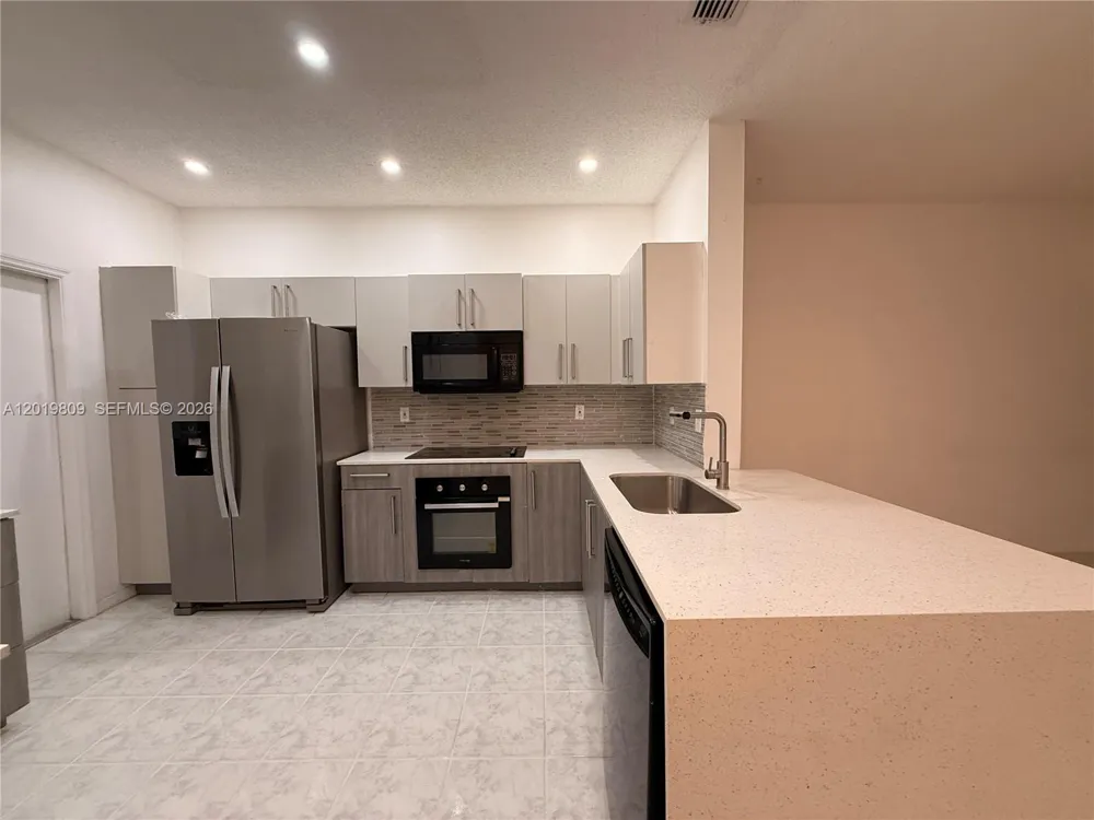2078 Madeira Dr #0 Weston, FL 33327