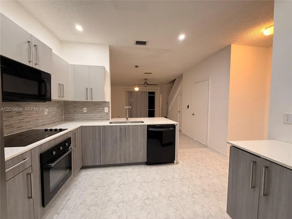2078 Madeira Dr #0 Weston, FL 33327
