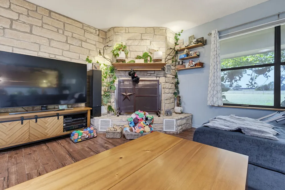 120 Rae Lane Jarrell, TX 76537