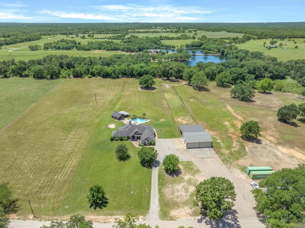347 VZ County Road 3108 Edgewood, TX 75117