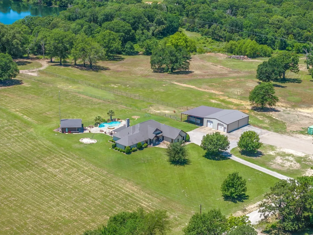 347 VZ County Road 3108 Edgewood, TX 75117