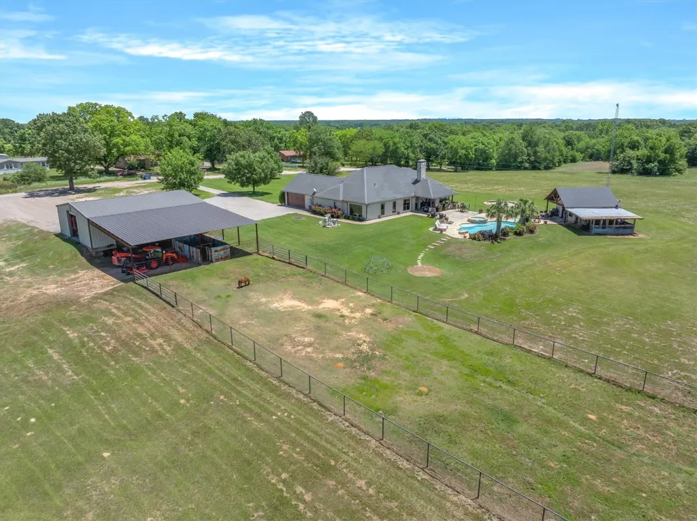 347 VZ County Road 3108 Edgewood, TX 75117