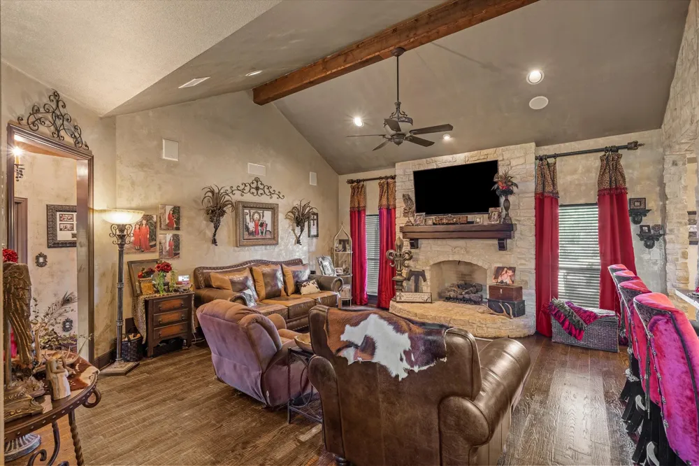 347 VZ County Road 3108 Edgewood, TX 75117