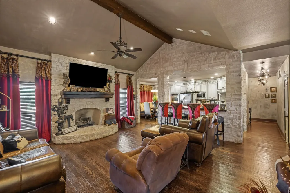 347 VZ County Road 3108 Edgewood, TX 75117