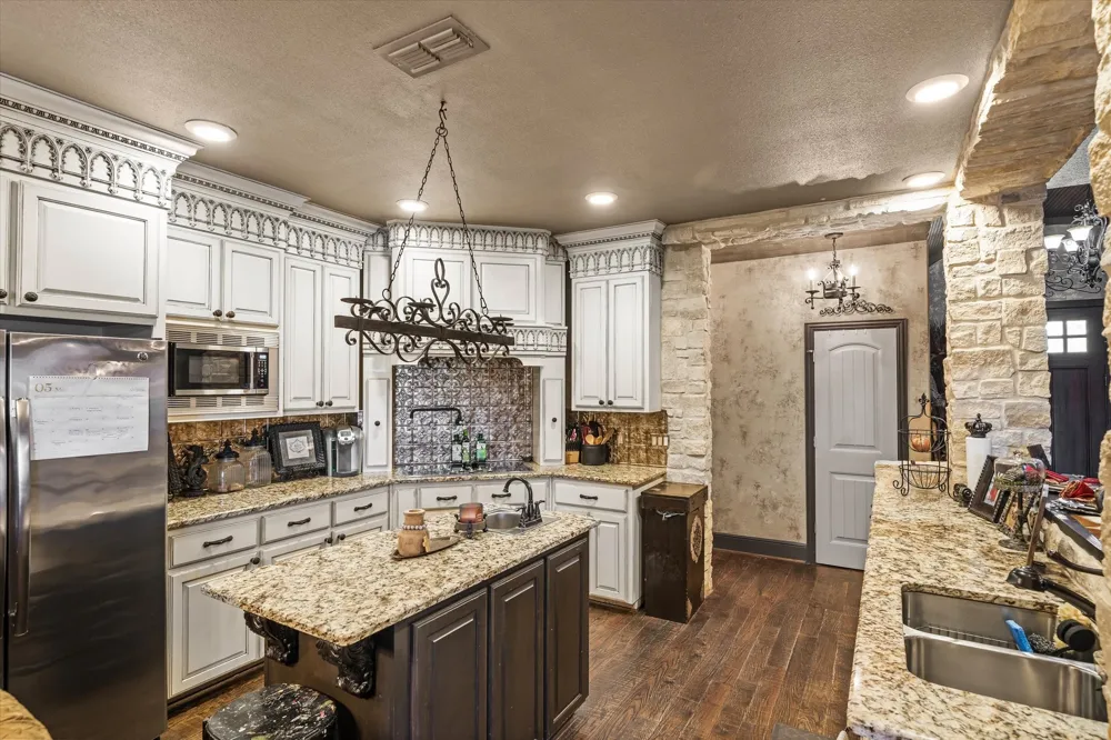 347 VZ County Road 3108 Edgewood, TX 75117