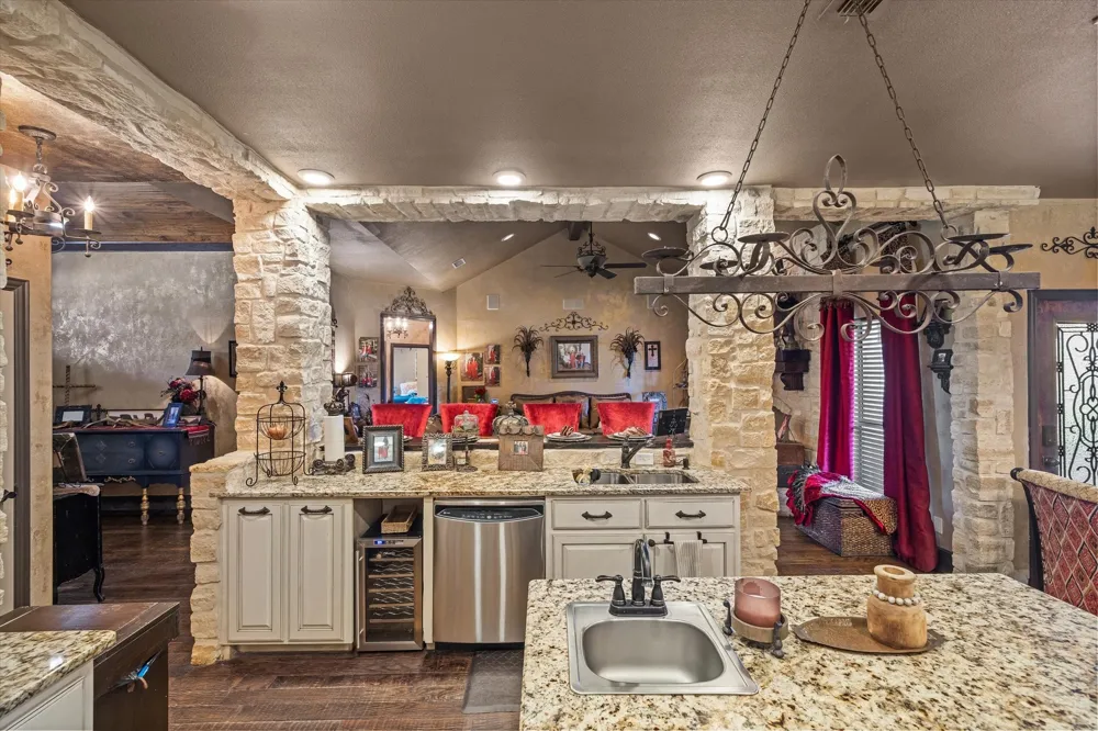 347 VZ County Road 3108 Edgewood, TX 75117