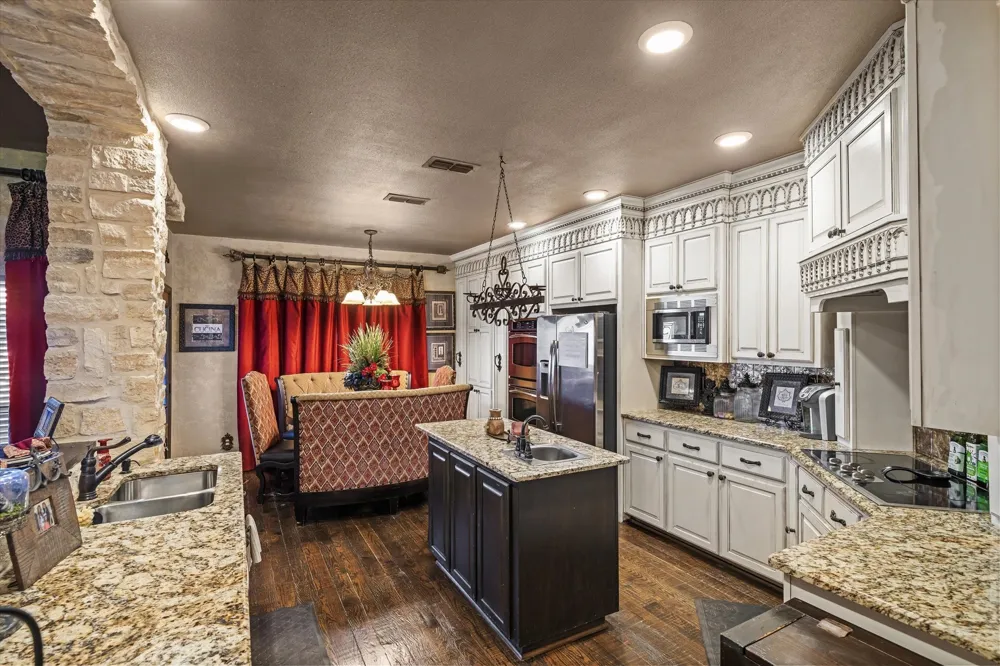 347 VZ County Road 3108 Edgewood, TX 75117