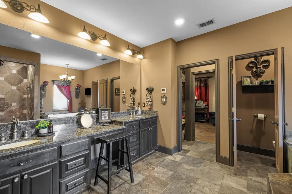 347 VZ County Road 3108 Edgewood, TX 75117