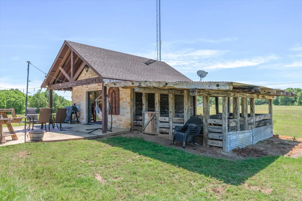 347 VZ County Road 3108 Edgewood, TX 75117