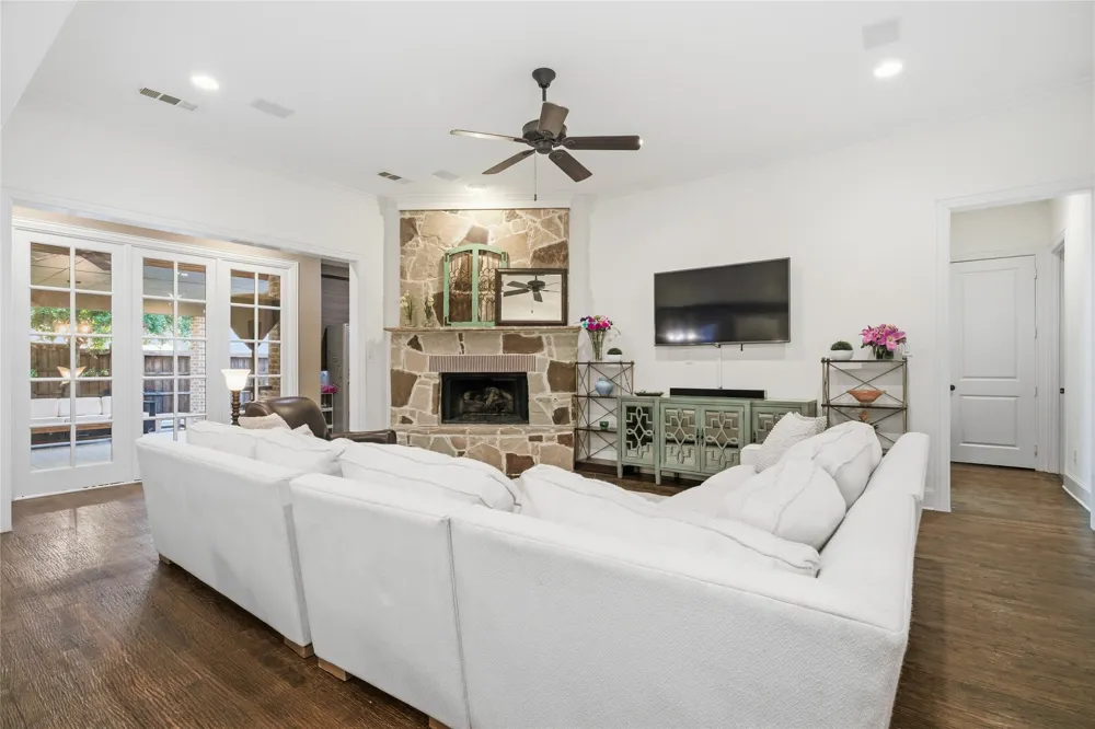 2256 Cardinal Boulevard Carrollton, TX 75010