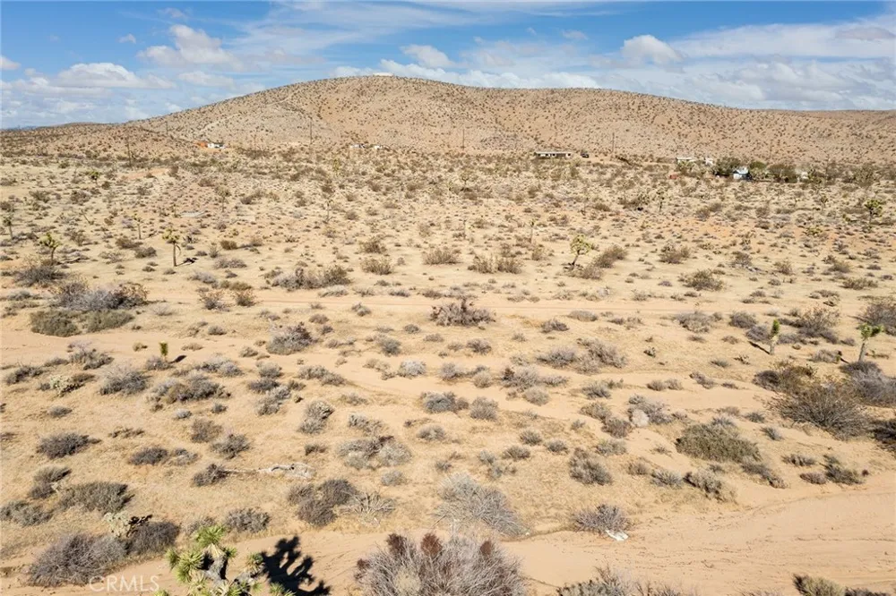 59525 La Crescenta Drive Yucca Valley, CA 92284