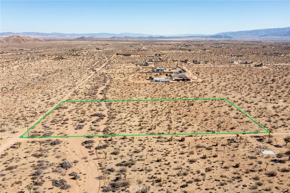 59525 La Crescenta Drive Yucca Valley, CA 92284
