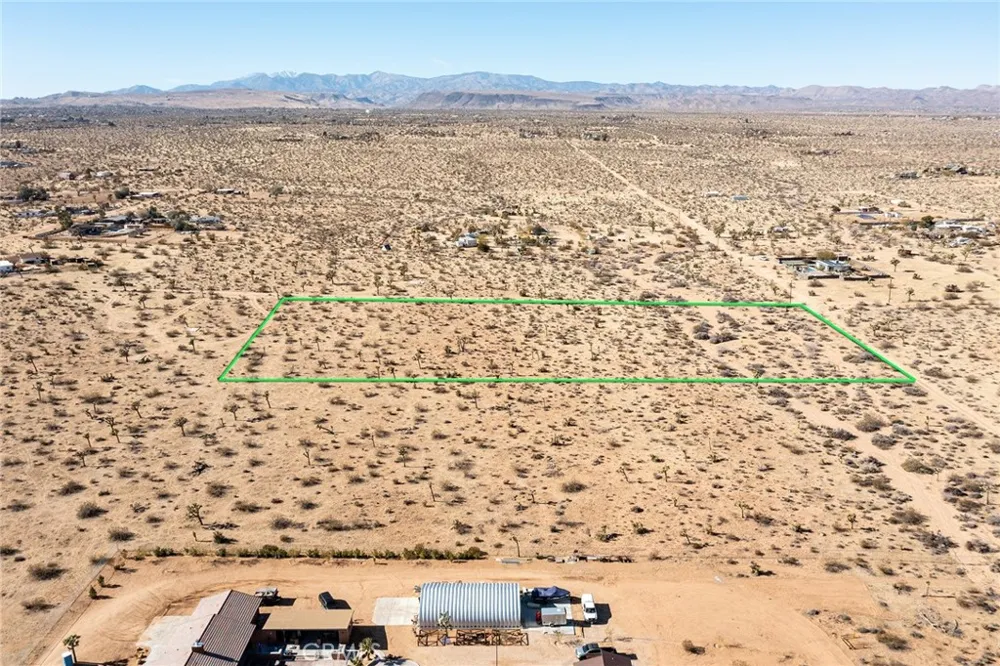 59525 La Crescenta Drive Yucca Valley, CA 92284