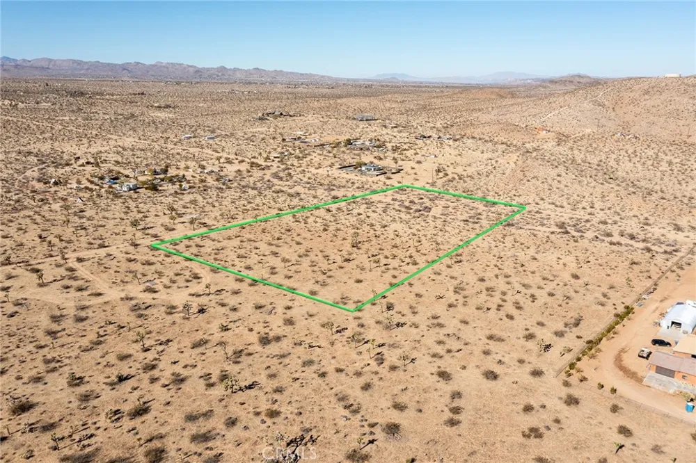 59525 La Crescenta Drive Yucca Valley, CA 92284