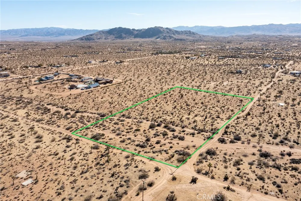 59525 La Crescenta Drive Yucca Valley, CA 92284