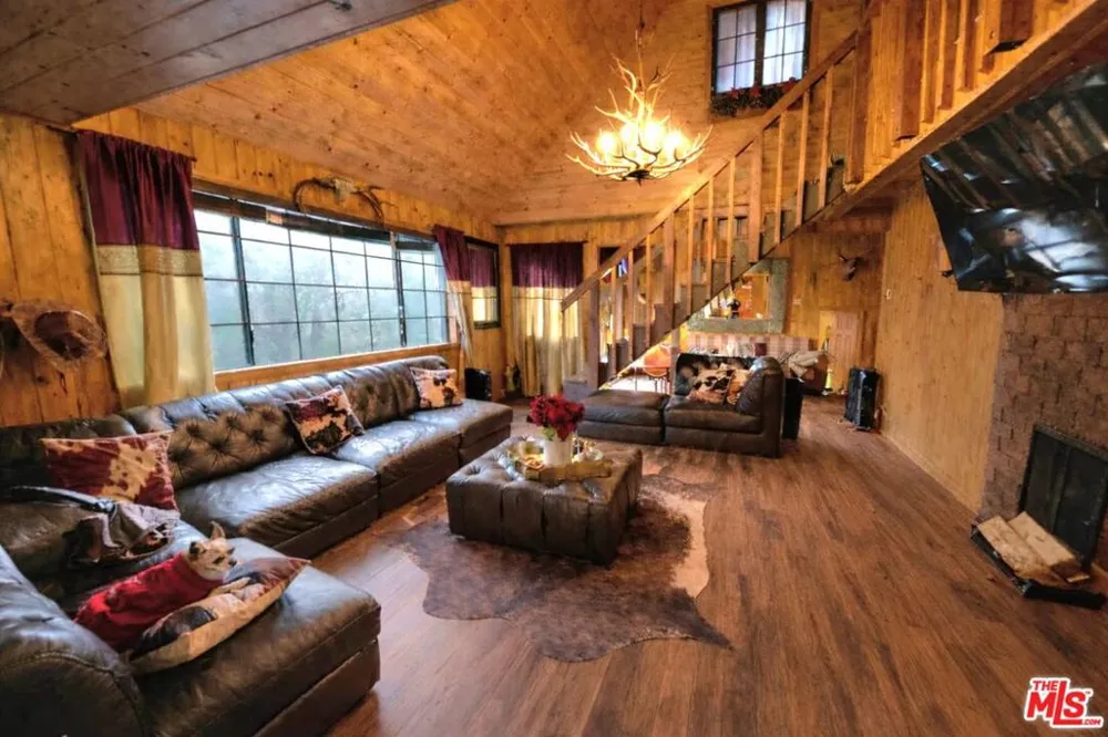 1668 State Highway 2 Wrightwood, CA 92397