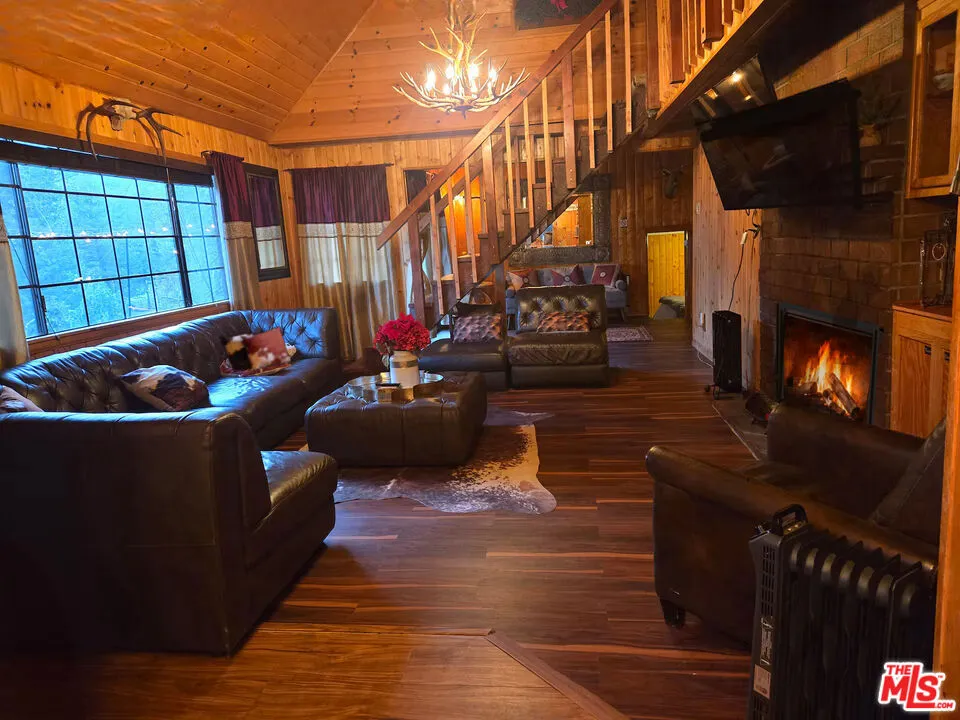 1668 State Highway 2 Wrightwood, CA 92397