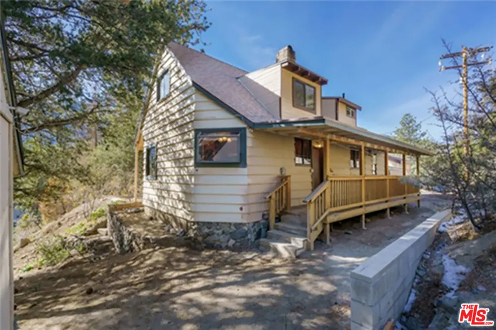 1668 State Highway 2 Wrightwood, CA 92397