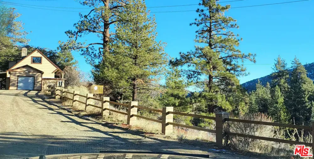1668 State Highway 2 Wrightwood, CA 92397
