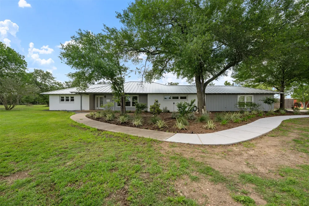 1304 E State Highway 71 West Point, TX 78963