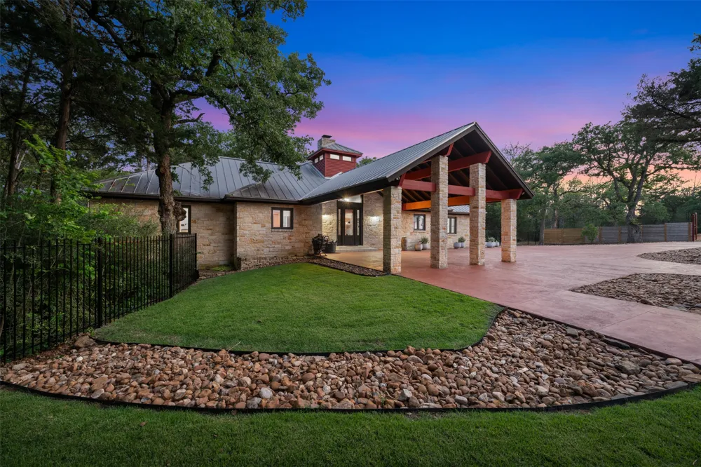 1304 E State Highway 71 West Point, TX 78963