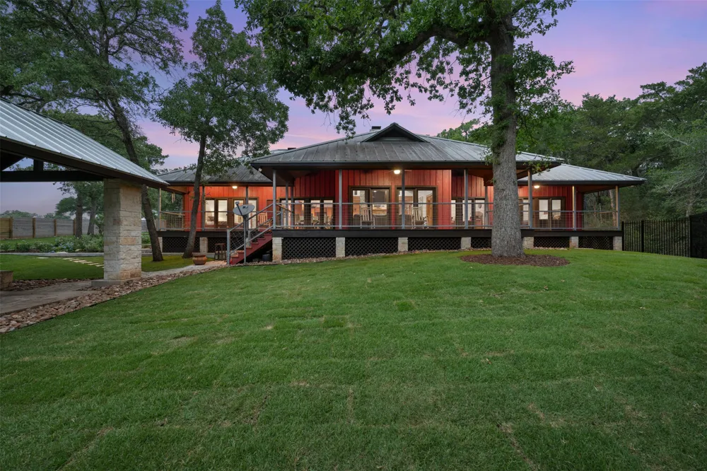 1304 E State Highway 71 West Point, TX 78963