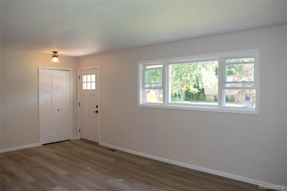 58085 DULWICH Washington Township, MI 48094