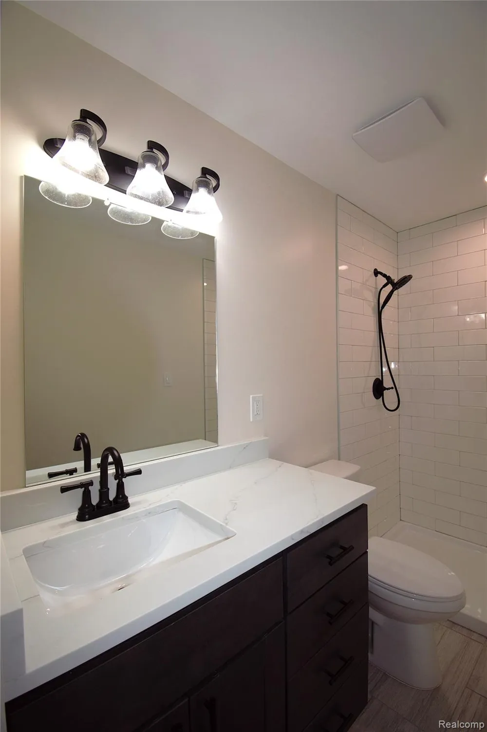58085 DULWICH Washington Township, MI 48094