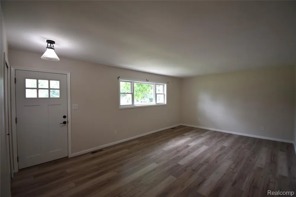 58085 DULWICH Washington Township, MI 48094