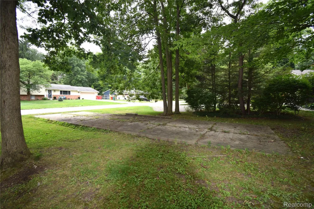 58085 DULWICH Washington Township, MI 48094