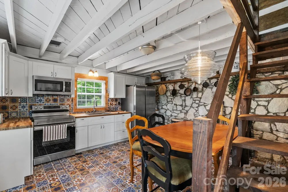 285 Glenaire Drive Mars Hill, NC 28754
