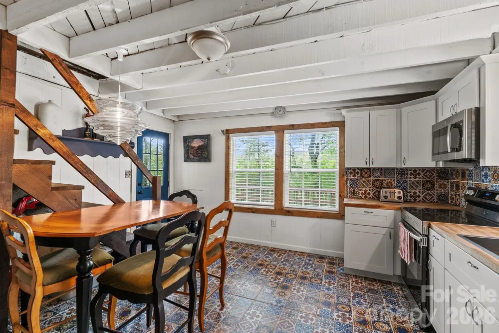 285 Glenaire Drive Mars Hill, NC 28754